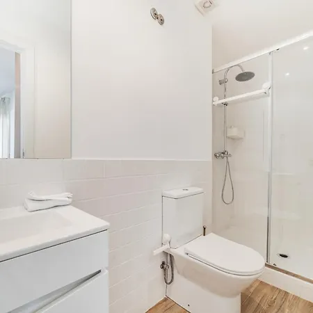 Campolide Duplex Apartamento *