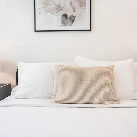 Campolide Duplex Apartament