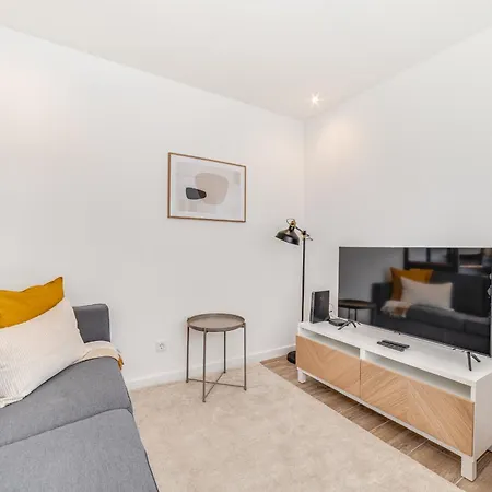 Campolide Duplex Apartament