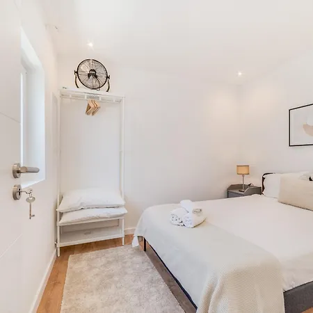 Campolide Duplex Apartmán *