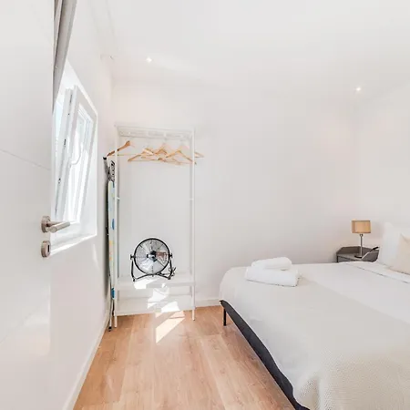 Campolide Duplex Apartament *