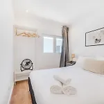 아파트 Campolide Duplex 리스본