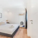 아파트 Campolide Duplex 리스본