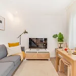 아파트 Campolide Duplex 리스본